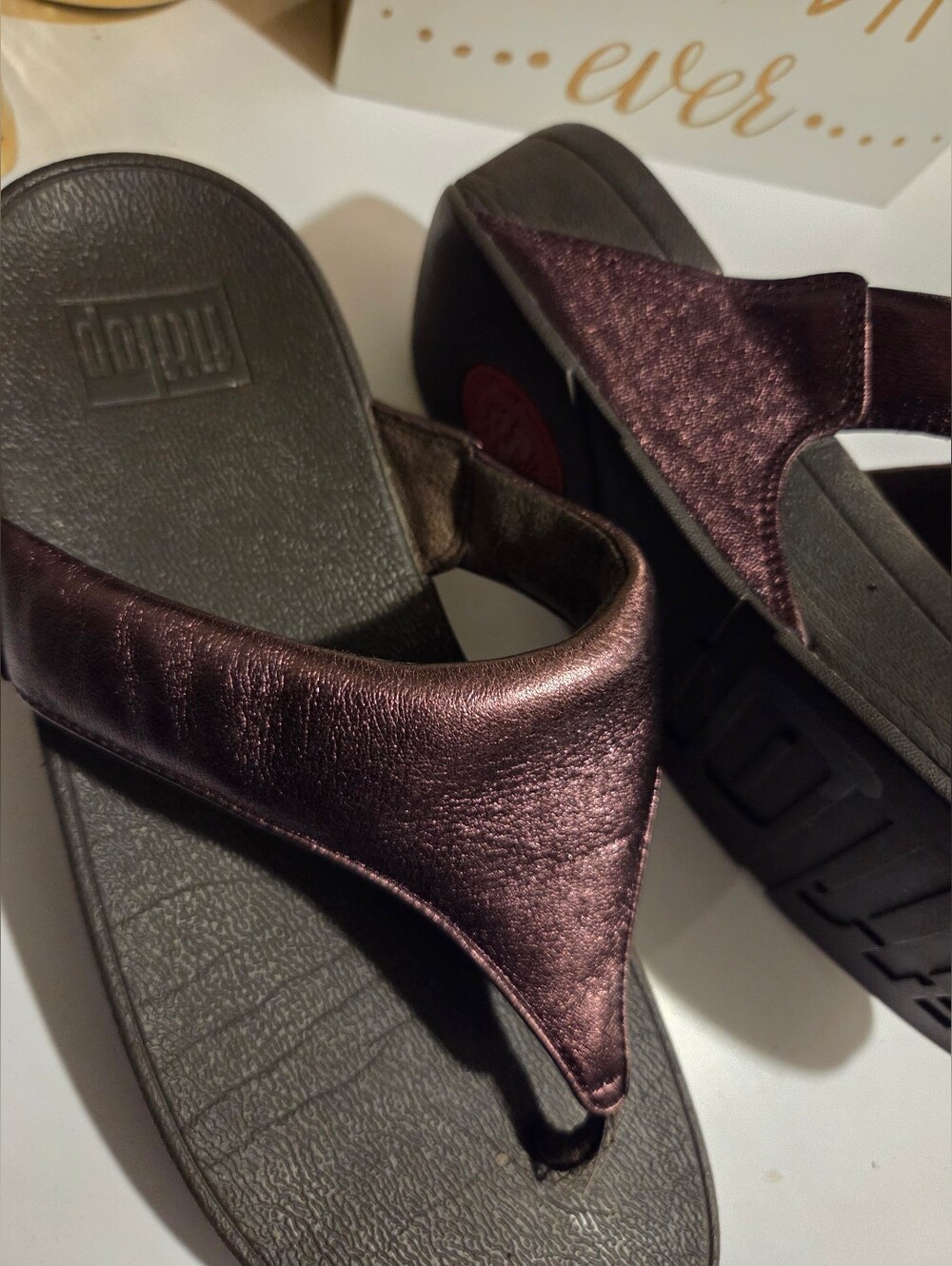 FitFlop Women's Lulu Leather Toe-Post Thong Sandals Chocolate Metallic - Picture 3 of 10